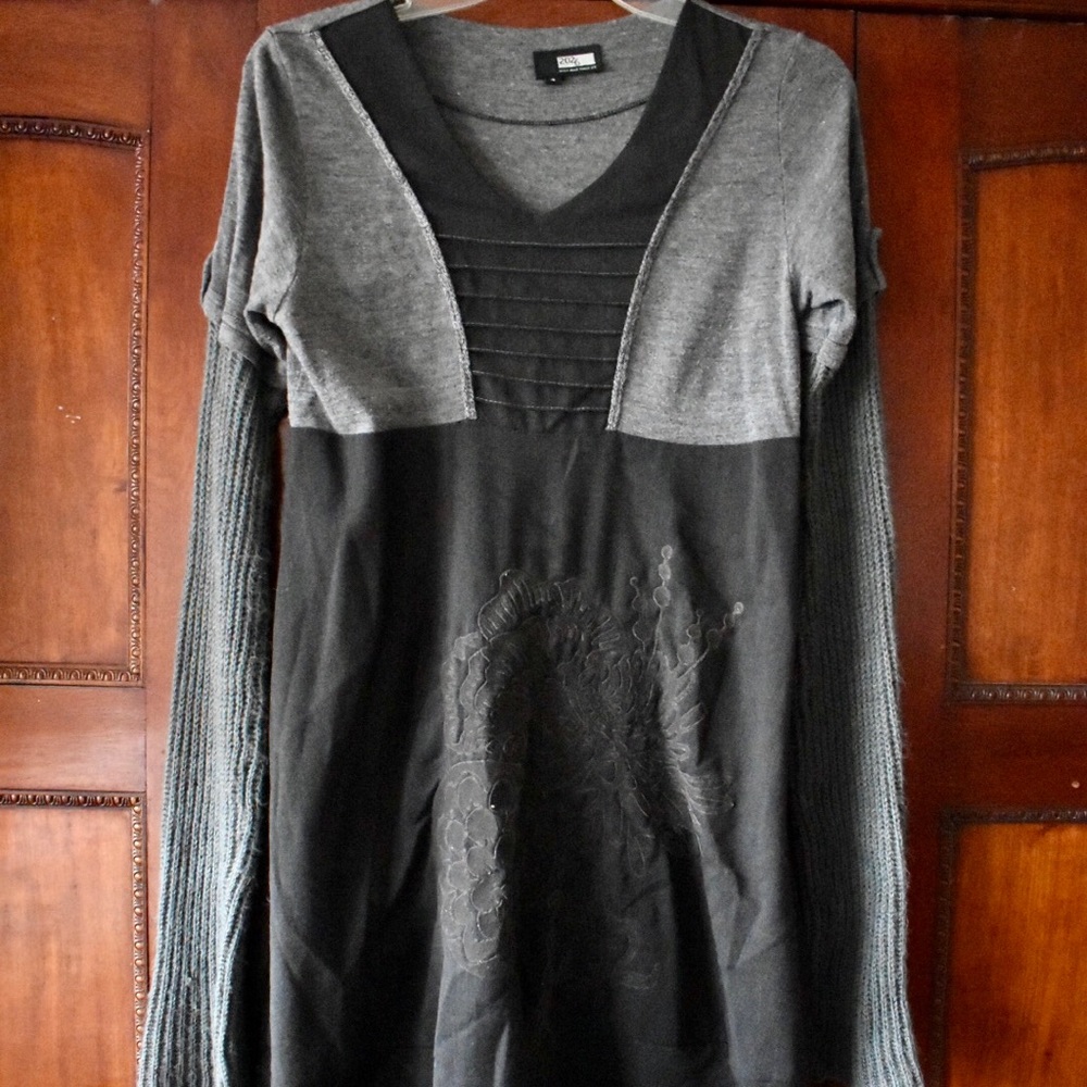 2026 (Deux Mille Vingt Six) Grey Long-Sleeve Dress